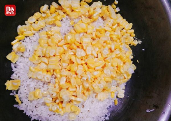 ココナッツ・ミルクとトウモロコシ、もち米蒸し-06