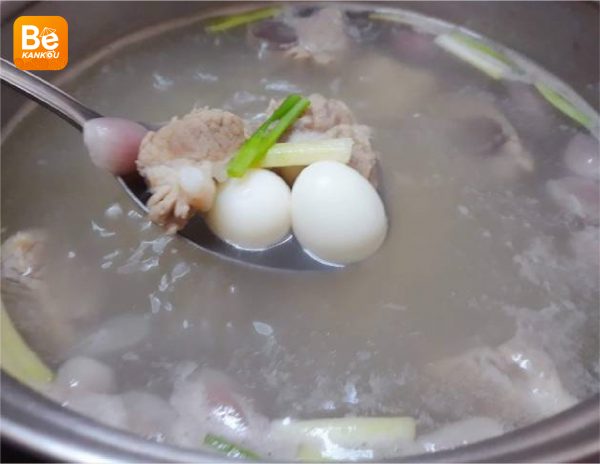 カボチャのベトナムの濃厚麺（バイン・カン・ビ・ド）0