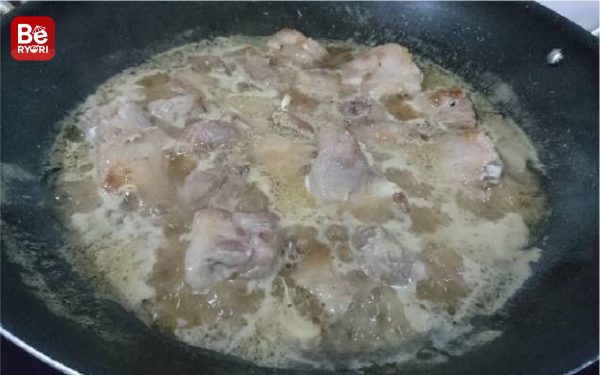 豚カルビとサトウキビ・ジュース煮込み3