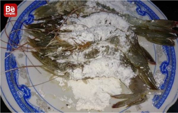 エビフライと魚醤油煮-08